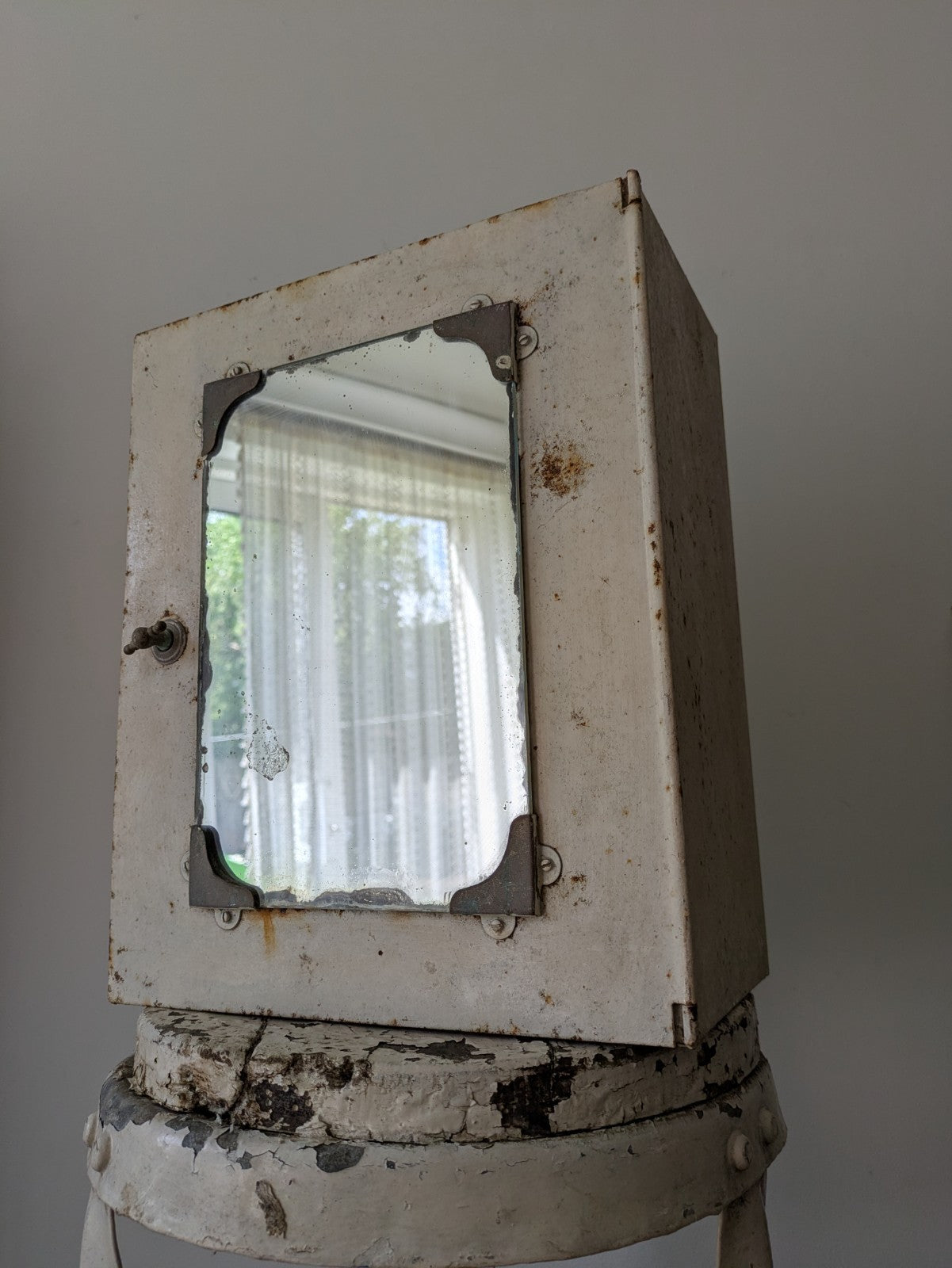 Vintage 1920s 30s Bathroom Metal Medical Wall Cabinet with Mirror Retro White 