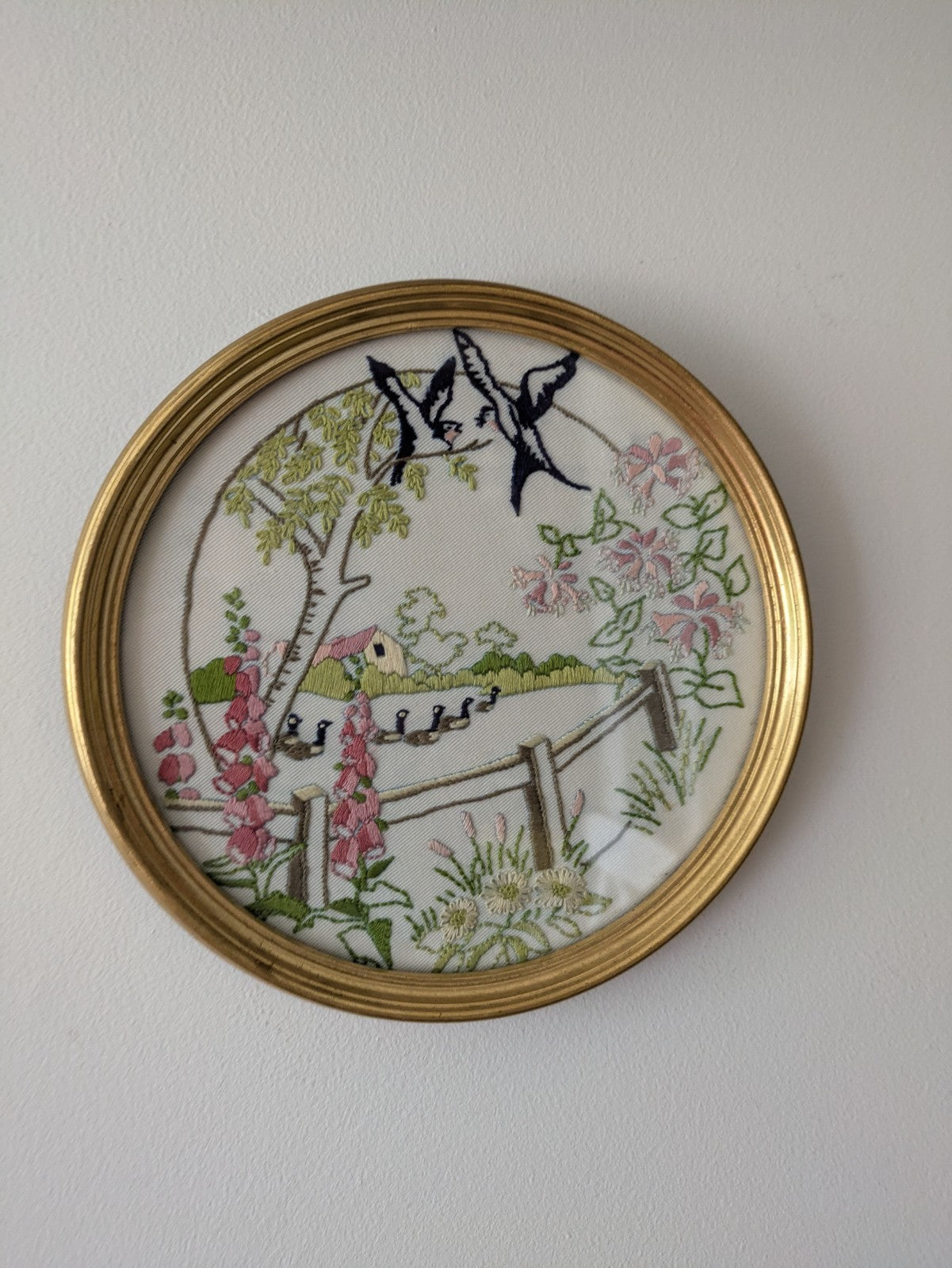 Vintage Geese Birds Embroidery Needle Stitch Glass Gold Tone Round Framed Vgc