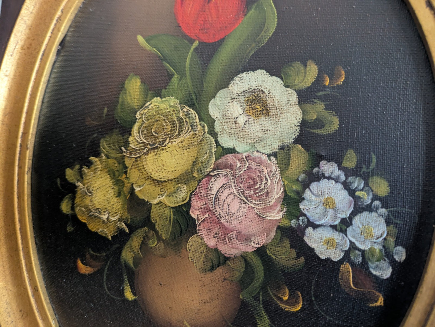 Pair of Signed R.Rosini Still Life Flowers Oil Paintings on Canvas Framed Oval