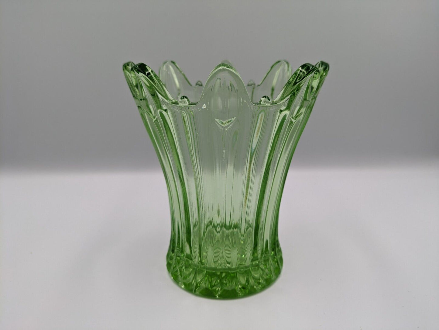 Large Art Deco Sowerby Green Glass Splash Vase 1930s Mint Condition Flowers Prop