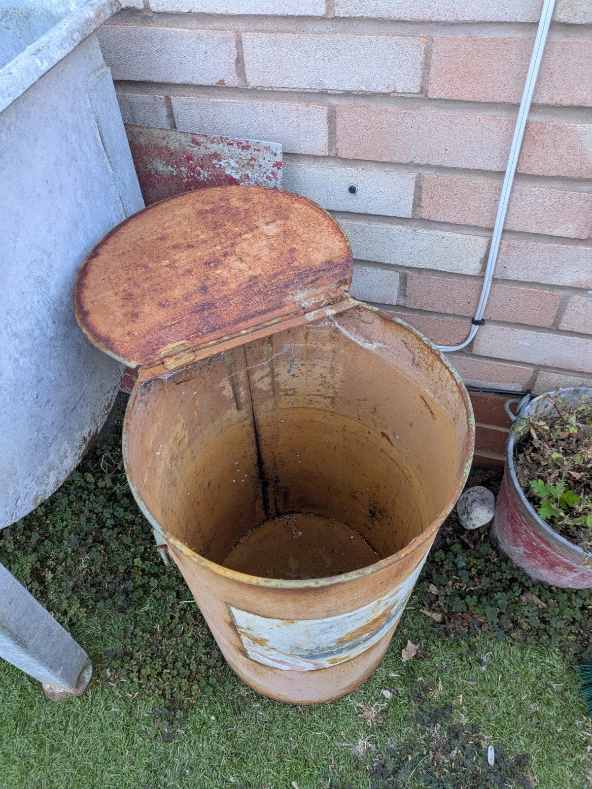 Oil Drum Urn Ornament Planter Paraffin Can Rusty Feature Garden Decor Prop Vtg