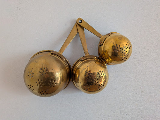 Set Of 3 Brass Kitchen Colander Sieves Vintage Mini Tea Strainer Decor Prop Vgc