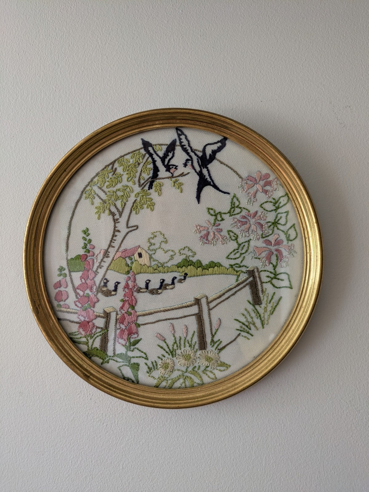 Vintage Geese Birds Embroidery Needle Stitch Glass Gold Tone Round Framed Vgc
