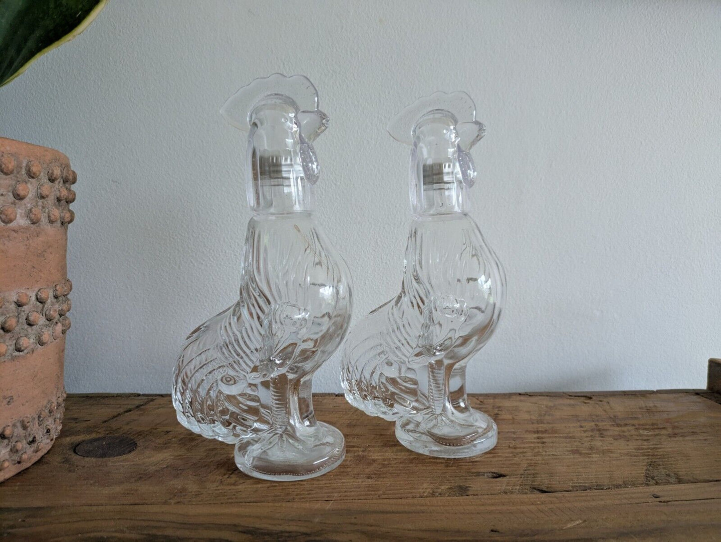 2x Vintage Style Clear Glass Rooster Chicken Decanter Farmhouse Gift Bar Mancave