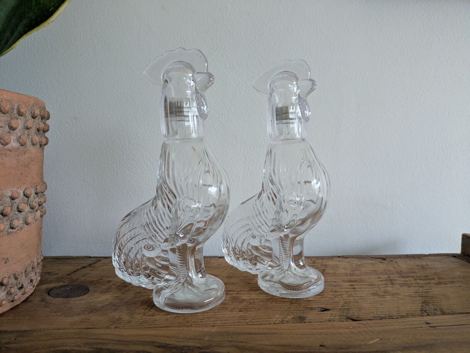 2x Vintage Style Clear Glass Rooster Chicken Decanter Farmhouse Gift Bar Mancave