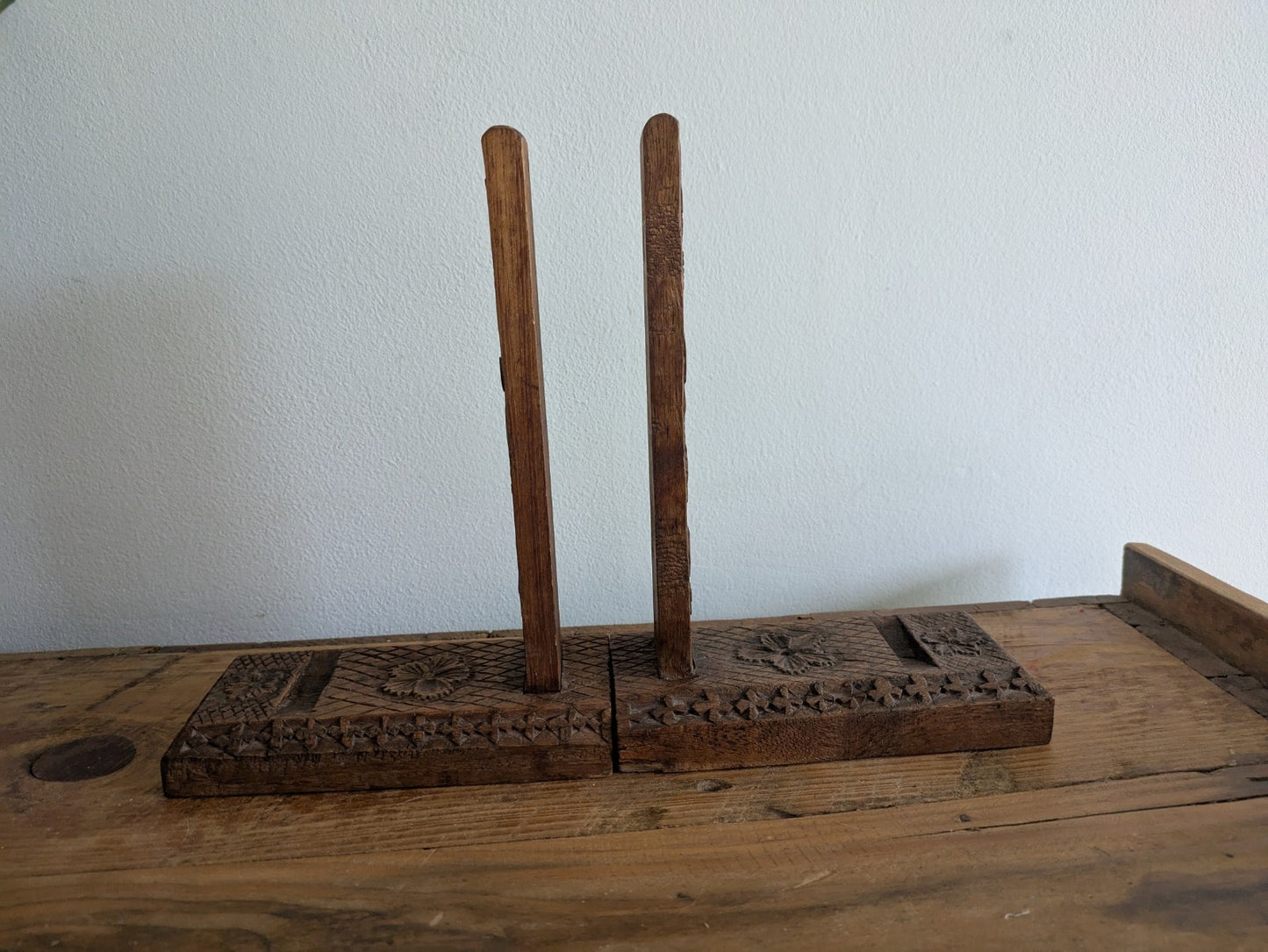 2 Vintage Wooden Carved Floral Bookends Carvings Folk Art Prop Early 1900s Tramp