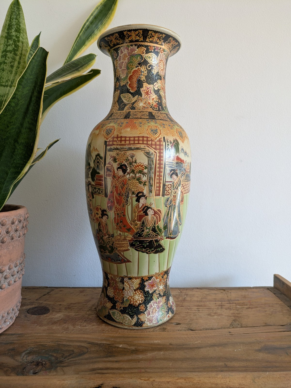 VINTAGE RARE ZHONGGUO ZHI ZAO HAND PAINTED CHINESE VASE 44.5cm TALL