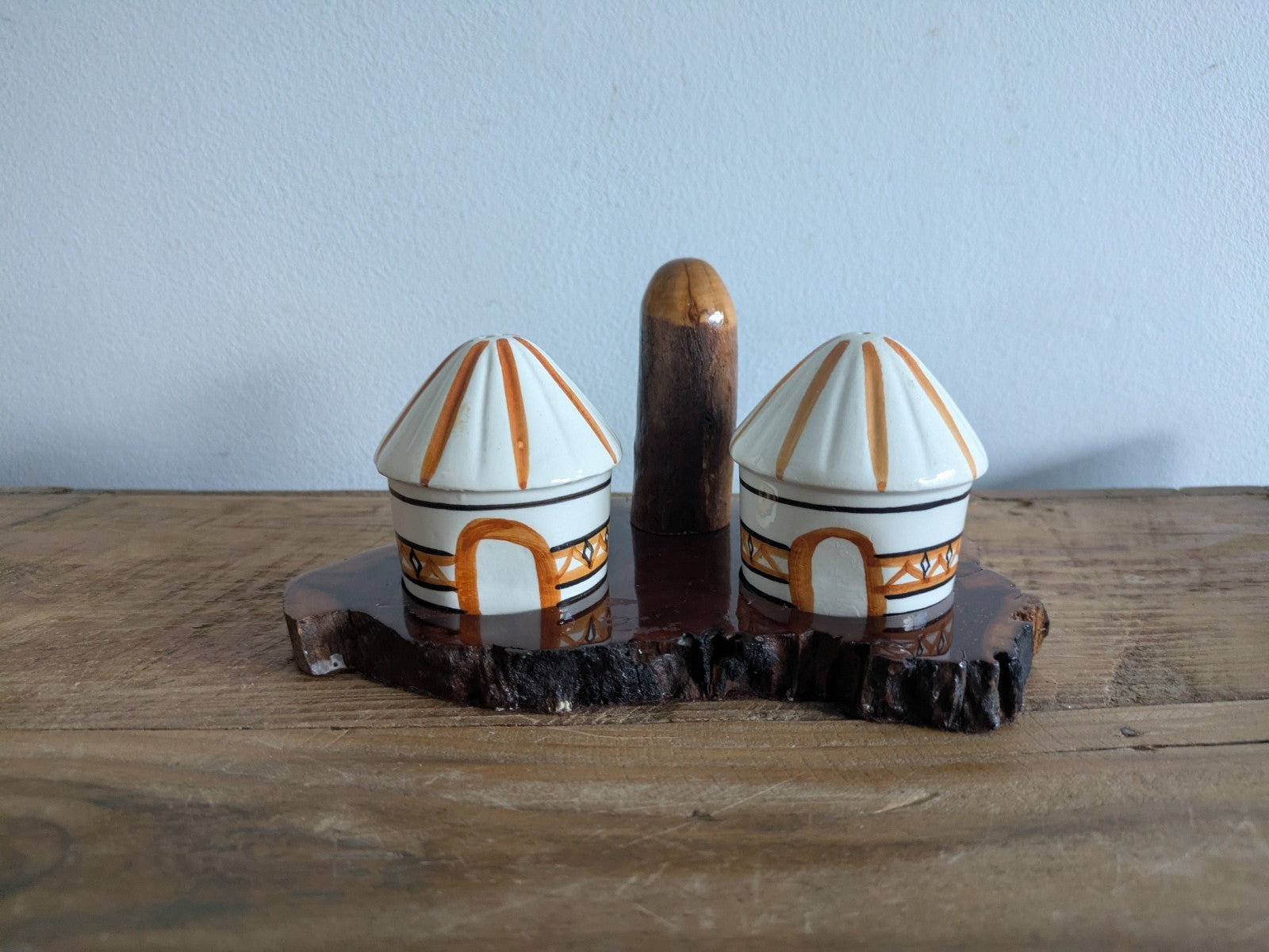 Tiki Hut Salt and Pepper Shakers & Wooden Holder Retro Tiki Bar Prop Live Wood