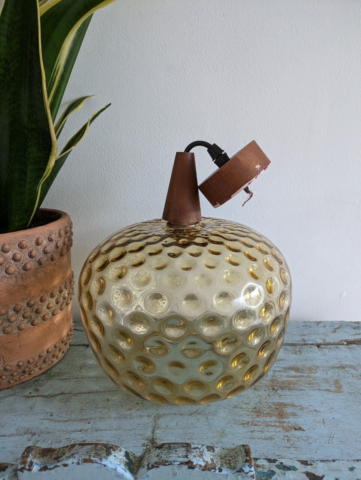 VTG AMBER GLASS CEILING PENDANT LIGHT SHADE HONEY COMB TEAK GLOBE MID CENTURY VG