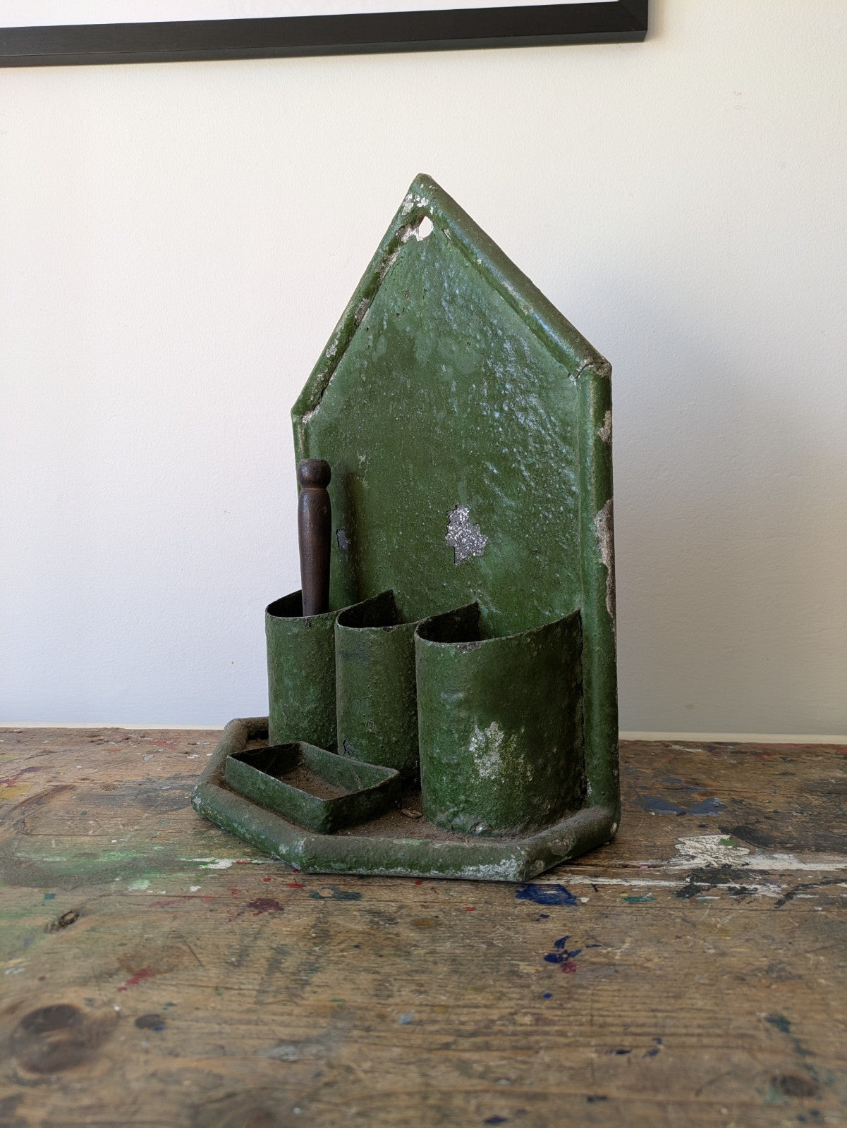 VTG Antique Arched Primitive Brush Green Metal Wall Hanging Tray Housekeeping 