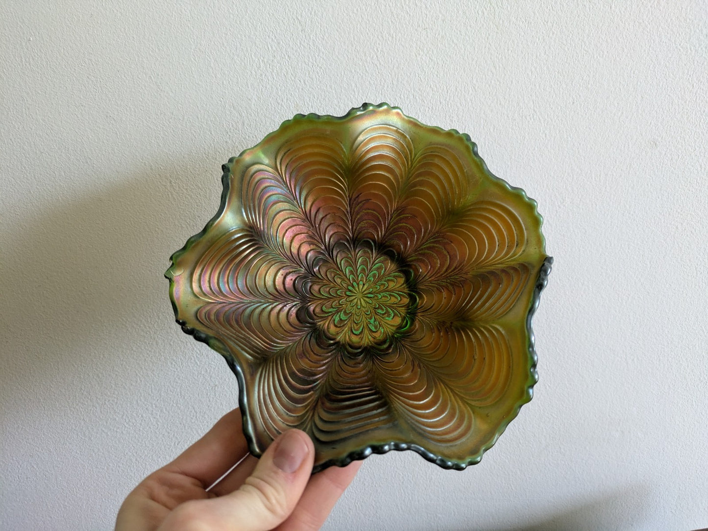 Fenton Green Carnival Glass Peacock Tail Bowl Ruffled Rim Pulled Feather VTG 