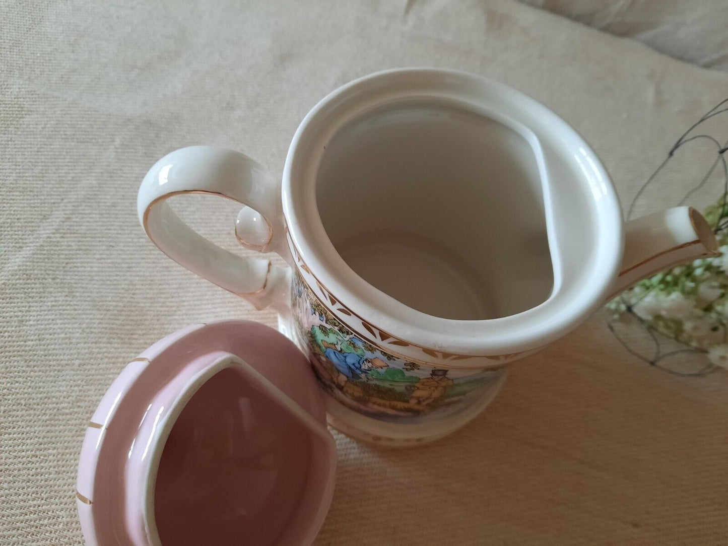2x Vintage Sadler Sporting Scenes 18th Century Shooting Collectable Tea Pot old