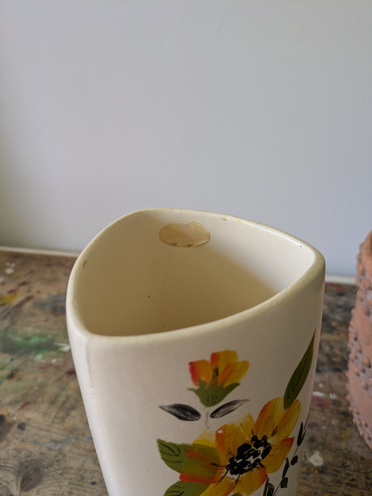 VINTAGE LARKHILL 3 SIDED POTTERY VASE FLORAL DESIGN MADE IN ENGLAND Triangular 