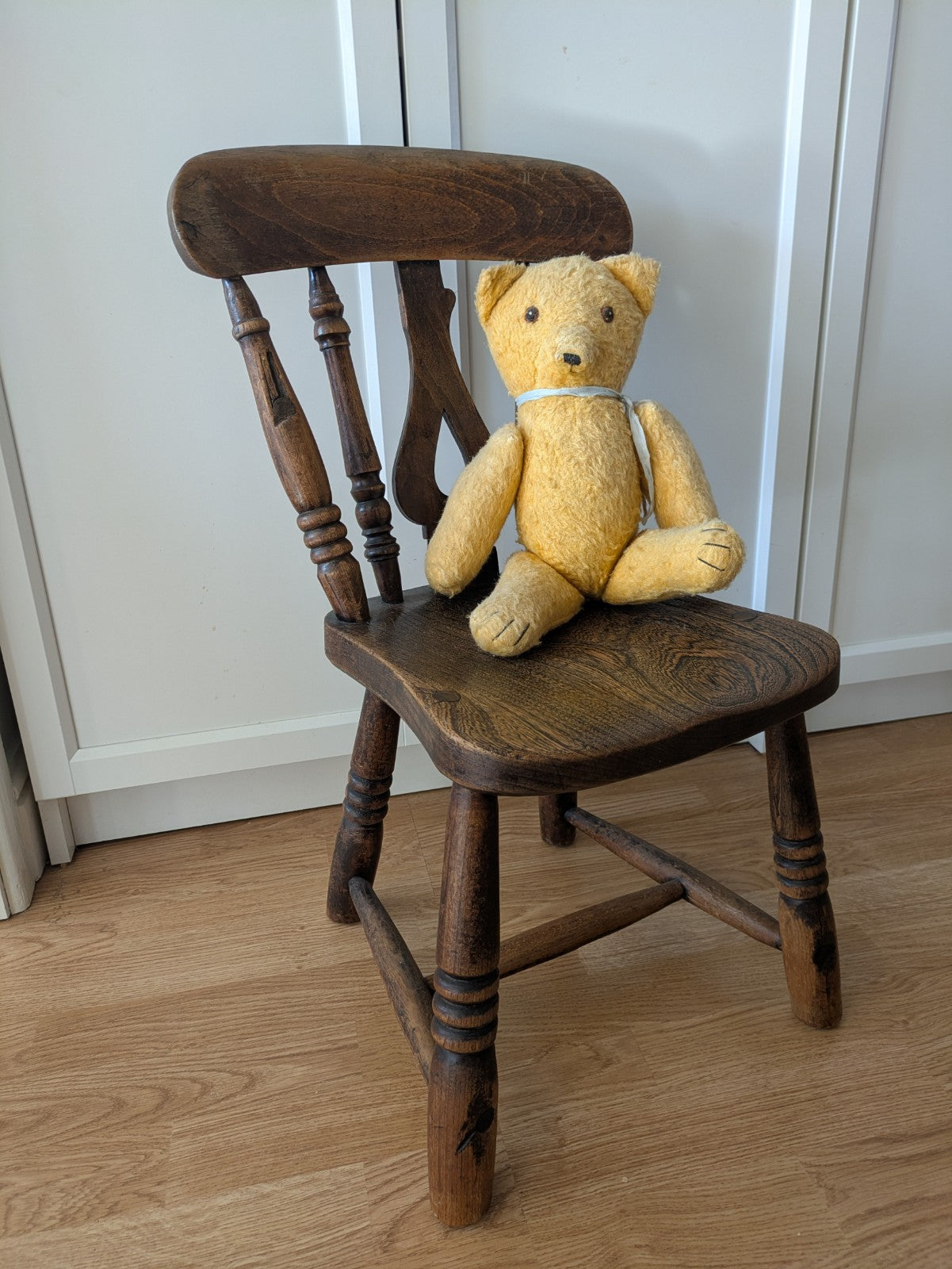 Antique Lyreback Elm childs Arts And Crafts Fiddle Back Chair VTG Original Prop 