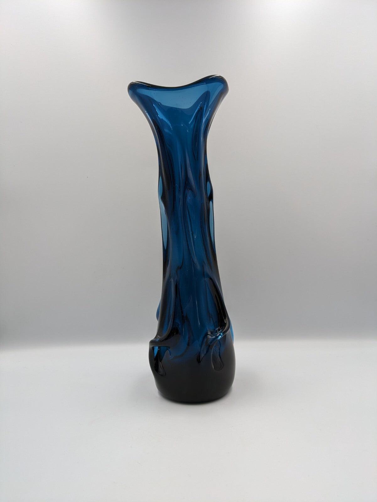 Jan Beranek blue Czech Skrdlovice Blue Glass Pulled Lobe Vase, 1960s Midnight