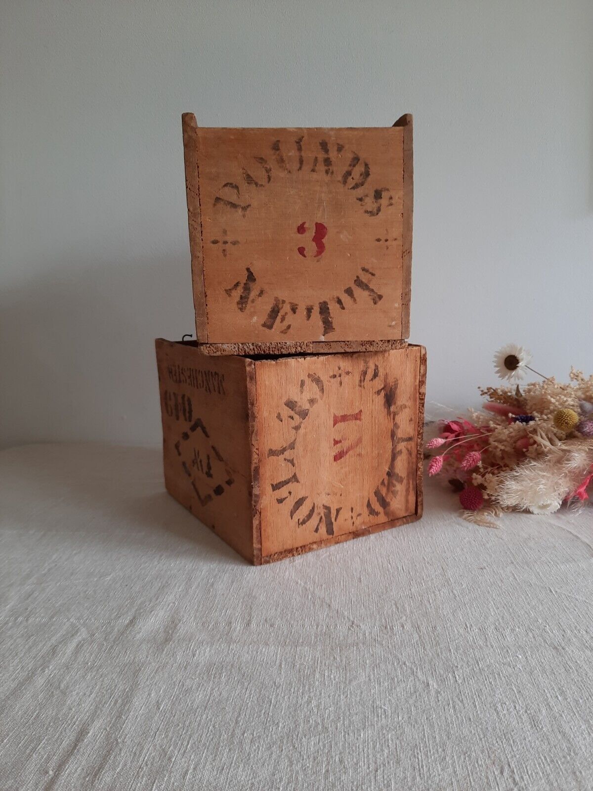 1x Vintage Tetsilon Ceylon Tea small empty open wooden box crate display prop