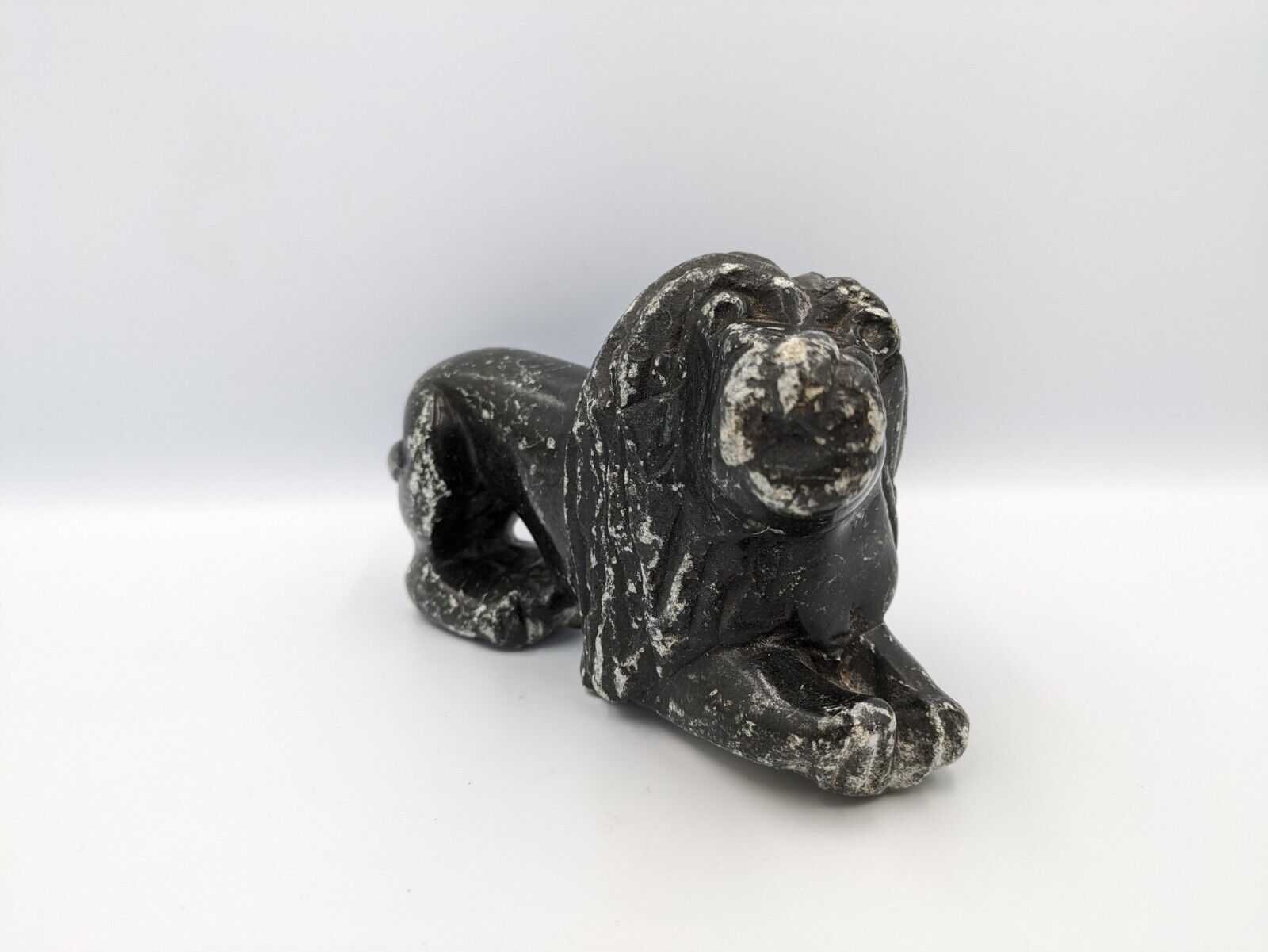 Carved Laying Down Lion Black Heavy Stone Figurine Statue Desk Paperweight Vtg