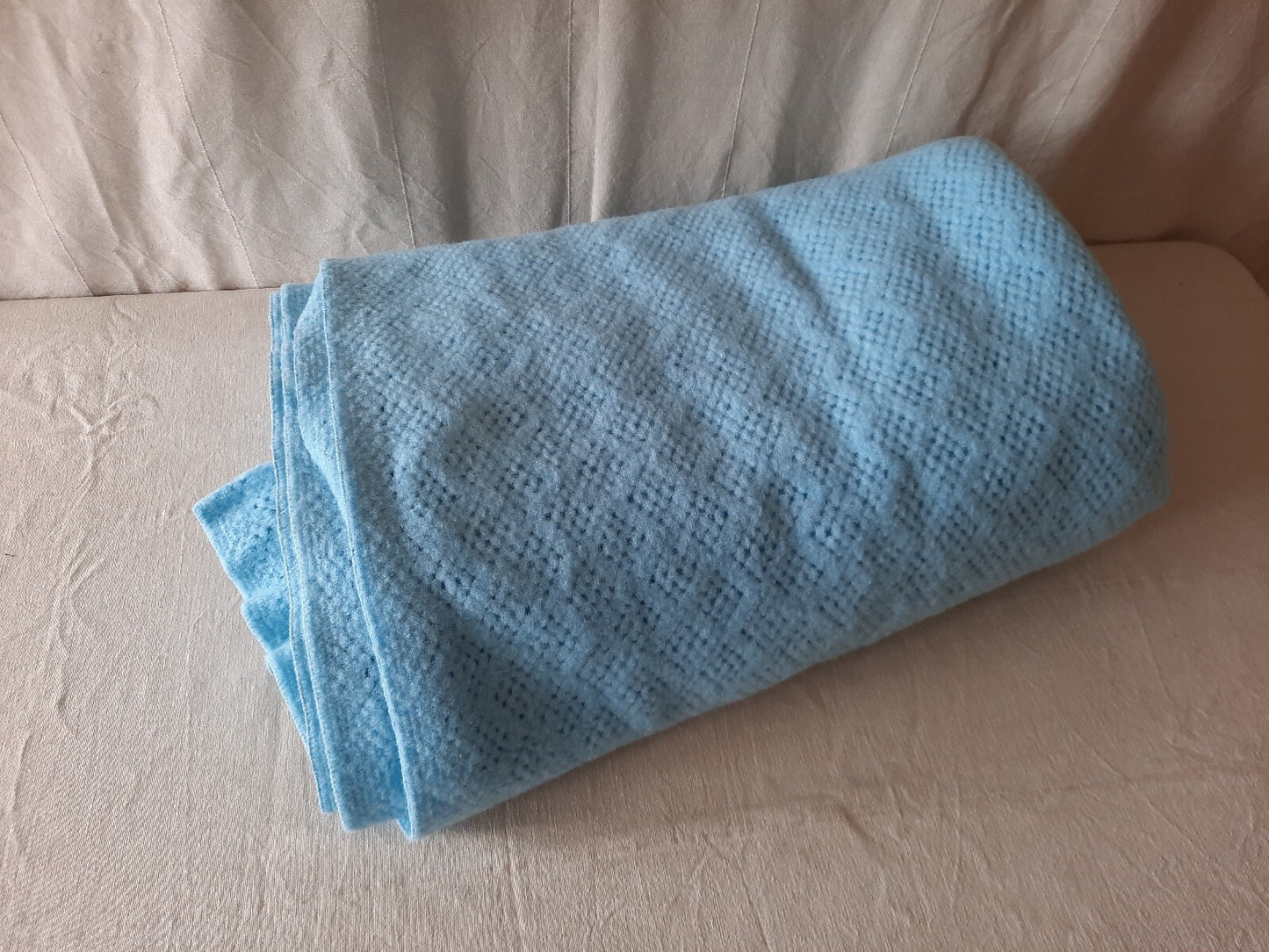 Vintage honeycomb pastel Blue cellular Blanket 226cm x 256cm retro Warm Throw 
