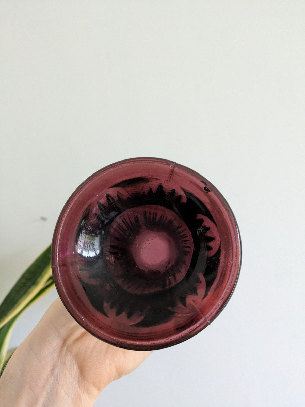 Vintage FENTON 27.7cm H Amethyst Iridescent GLASS Frilled Rim VASE Diamond Rib