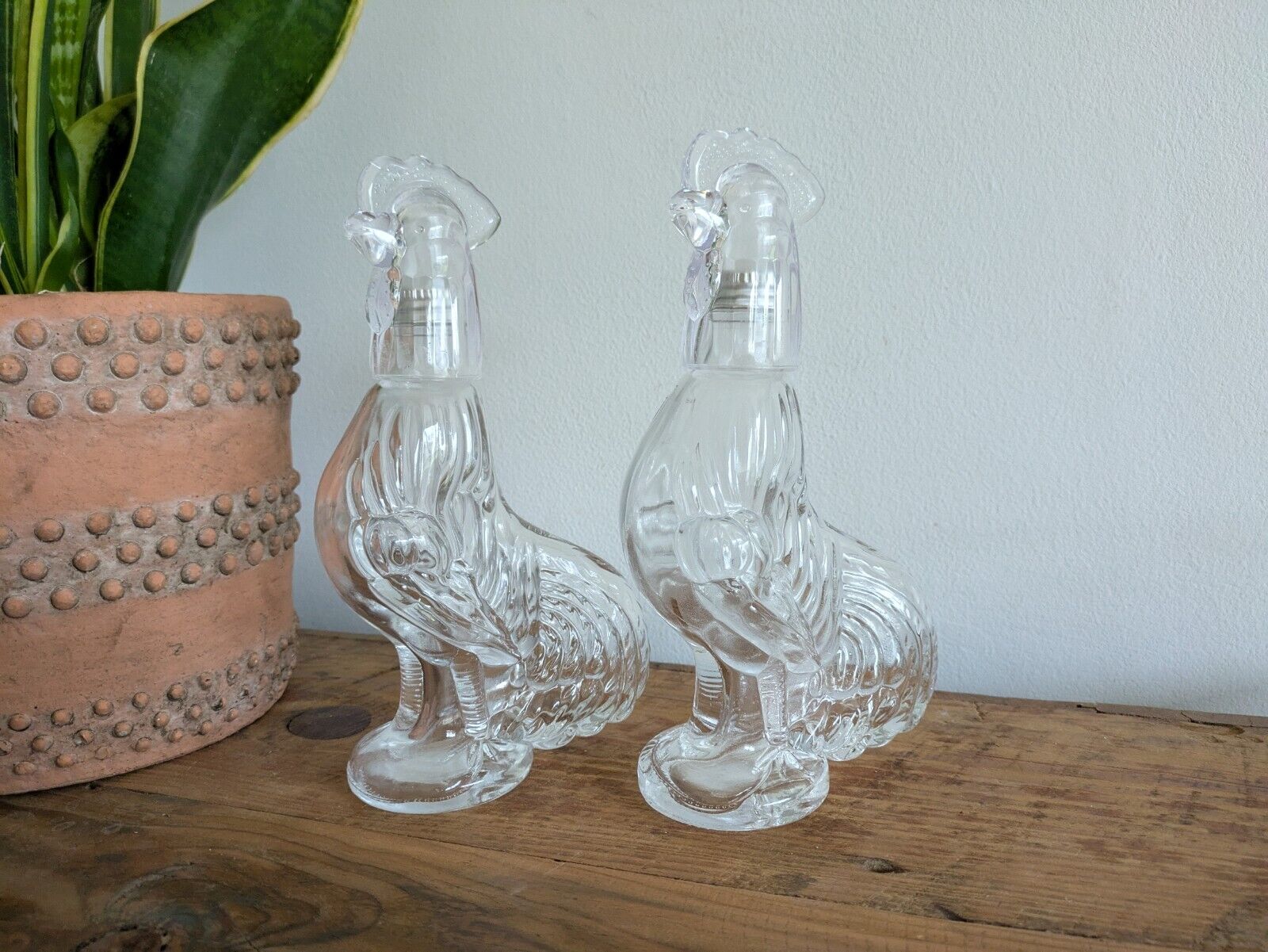 2x Vintage Style Clear Glass Rooster Chicken Decanter Farmhouse Gift Bar Mancave