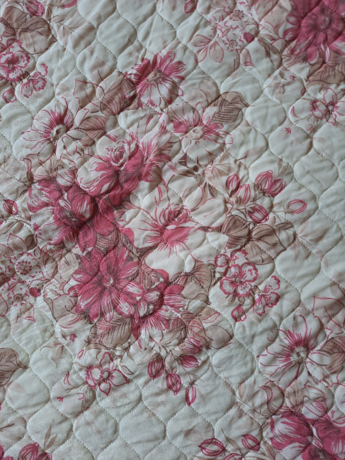 Vintage Retro pink FLORAL Quilted double Bedspread Floral Rose Bedding RARE old