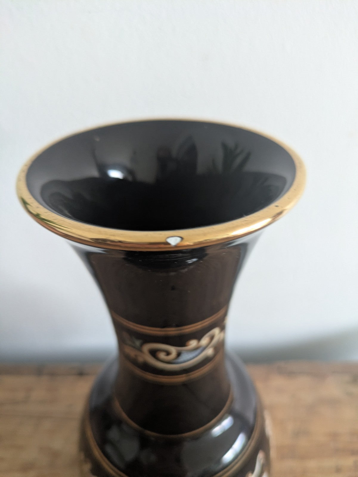 Neofitou Dakas Keramik Vase Hand Made in Greece 24K Gold Rhodes Black Vintage 