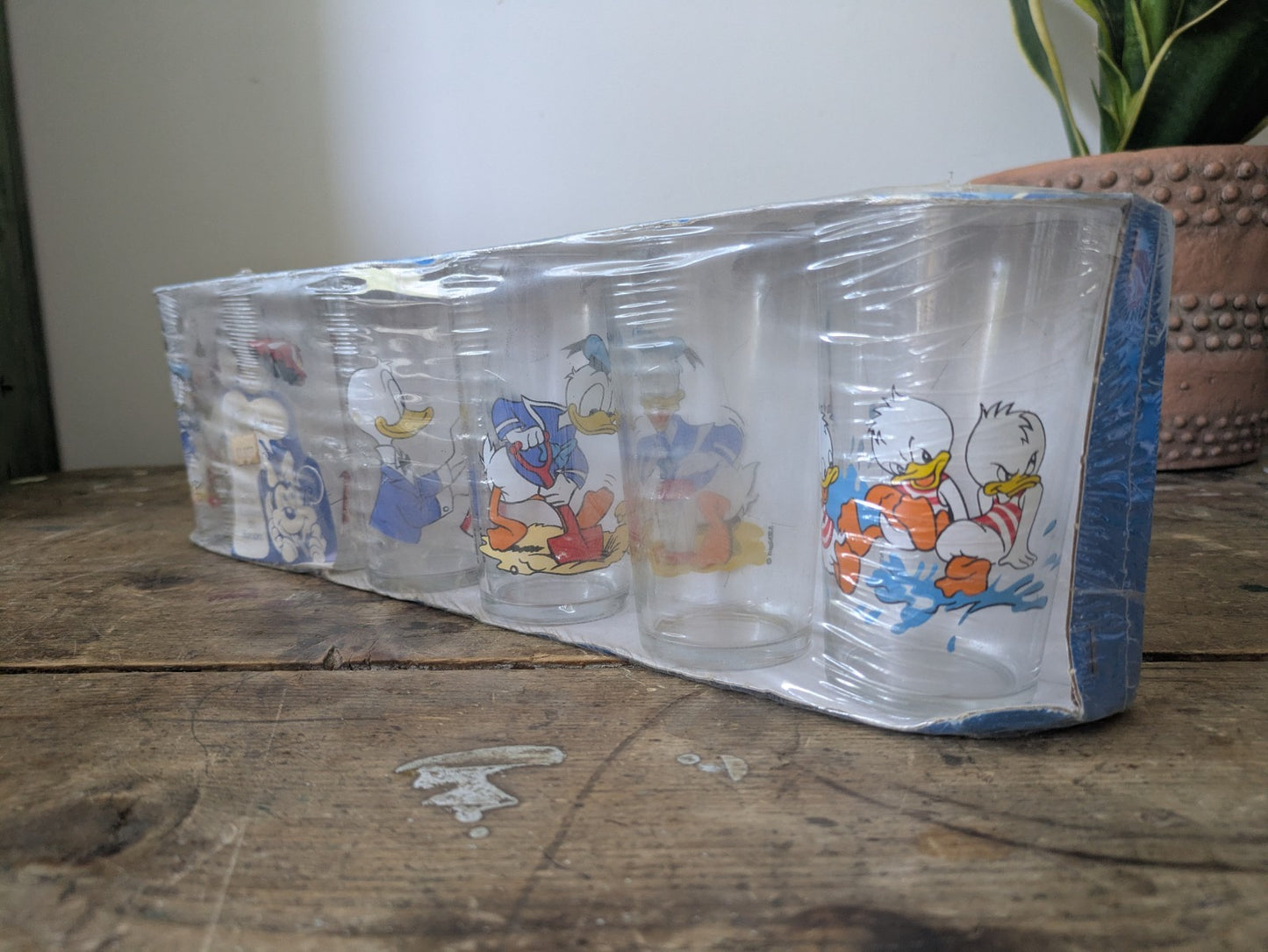 Disney Donald Duck Vintage Juice Glasses Rare Uncommon Retro Tumblers New Boxed