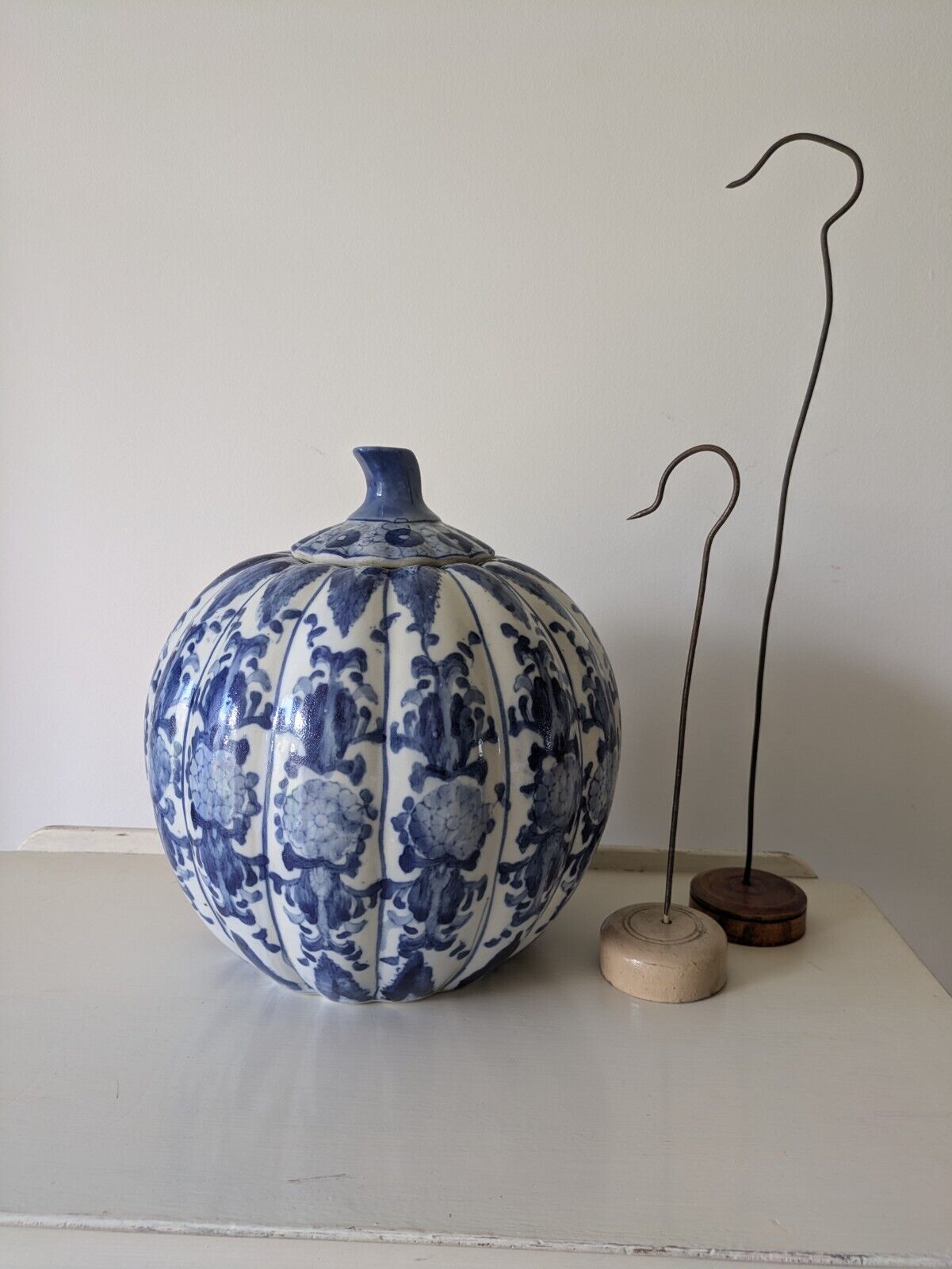 Chinese XL Porcelain Chinoiserie Ginger Jar Pumpkin melon Flow Blue Dish Pot vgc
