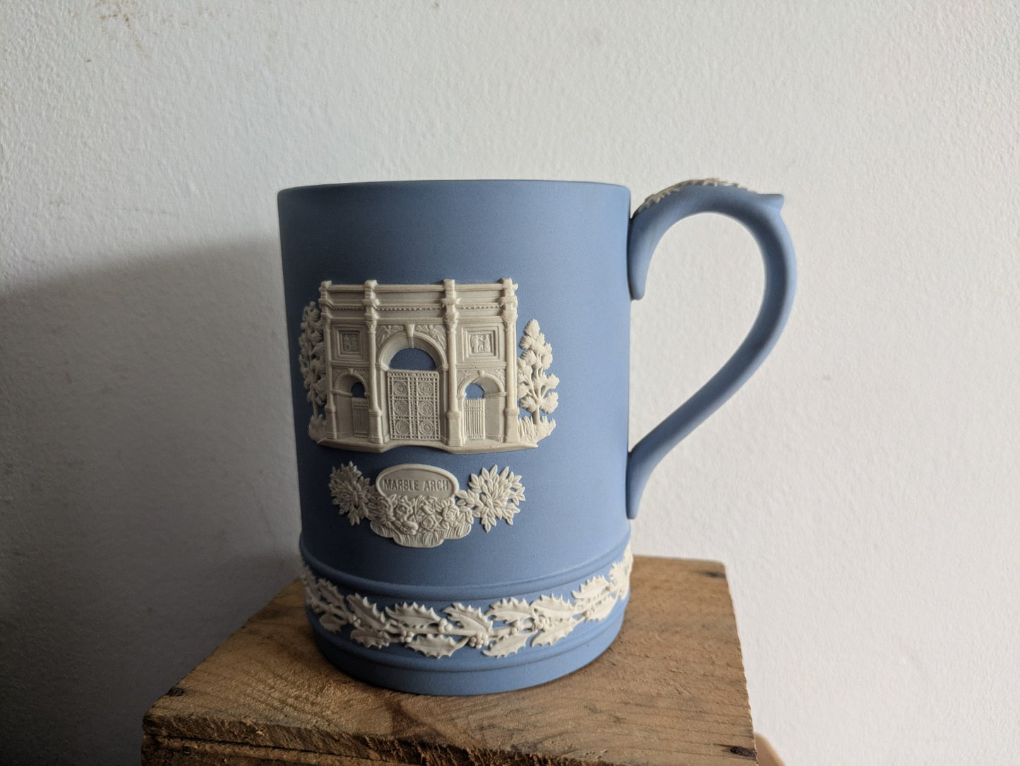 NEW Boxed Wedgwood Christmas Mug 1981 Marble Arch Jasper (Pale Blue) Vintage 