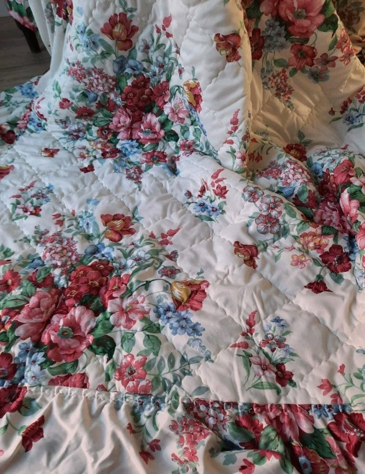 Vintage style DOUBLE floral rose QUILTED TOPPER bedding fabric chintz FRILL EDGE