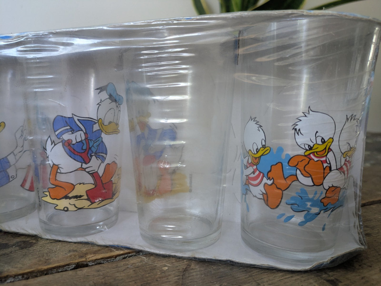Disney Donald Duck Vintage Juice Glasses Rare Uncommon Retro Tumblers New Boxed