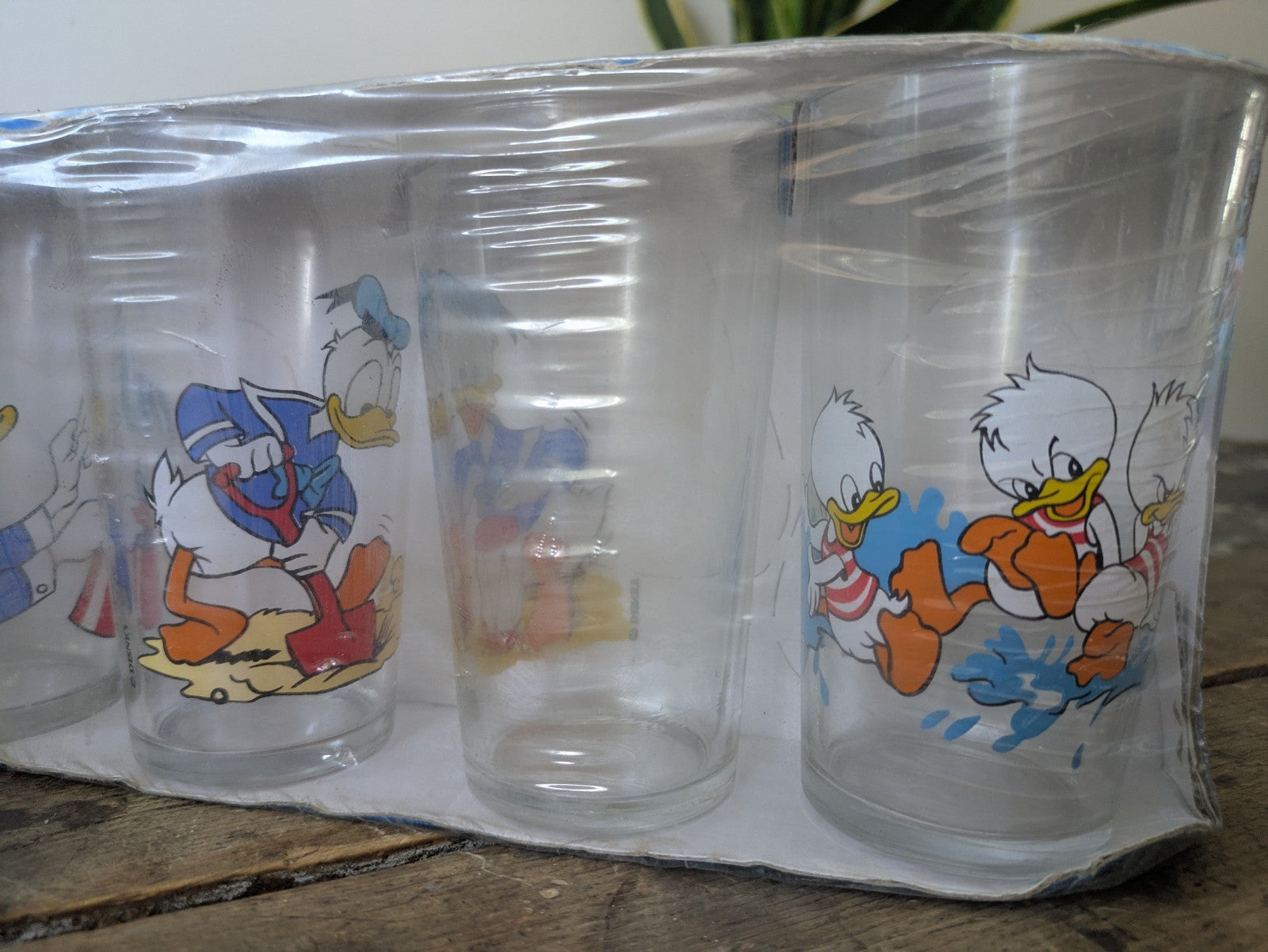 Disney Donald Duck Vintage Juice Glasses Rare Uncommon Retro Tumblers New Boxed