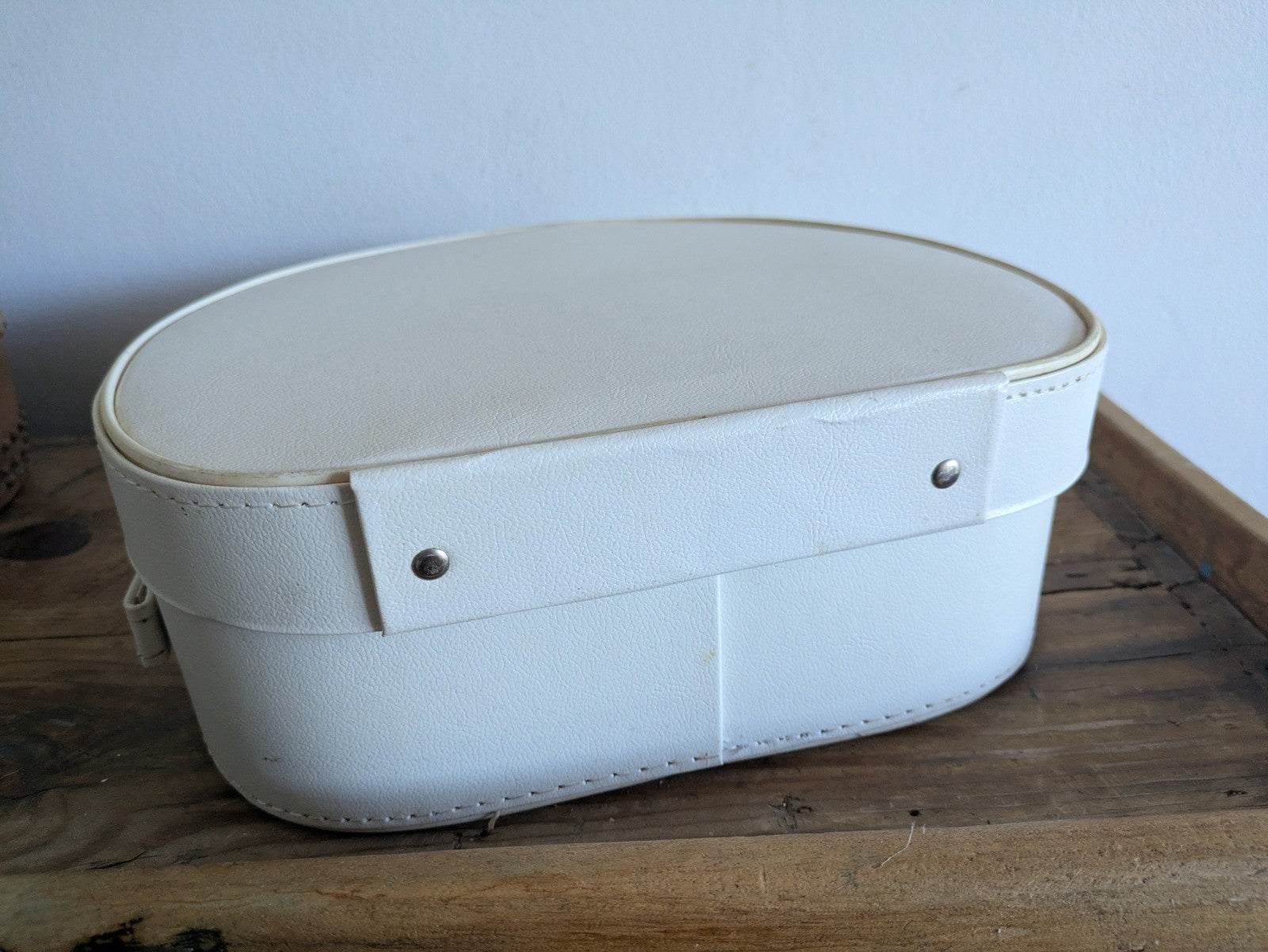Vintage White Beauty Makeup Case Vanity Case Suitcase Luggage Holdall Retro Prop
