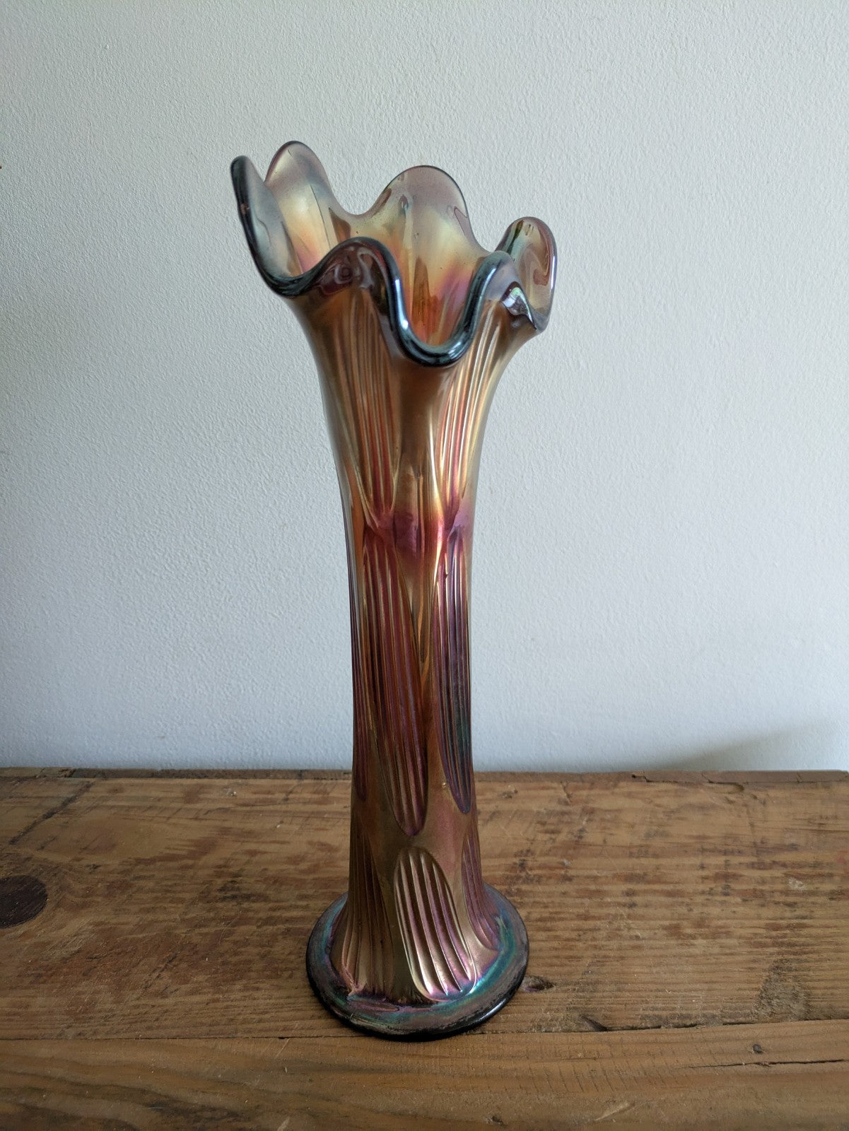 Vintage FENTON 30cm H Amethyst Iridescent GLASS Frilled Rim VASE Diamond  Ribbed