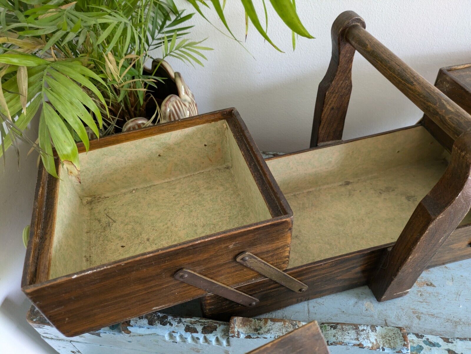 Vintage Art Deco 1920s 30s Dark Wood Sewing Box Concertina Bakelite Handles Rare