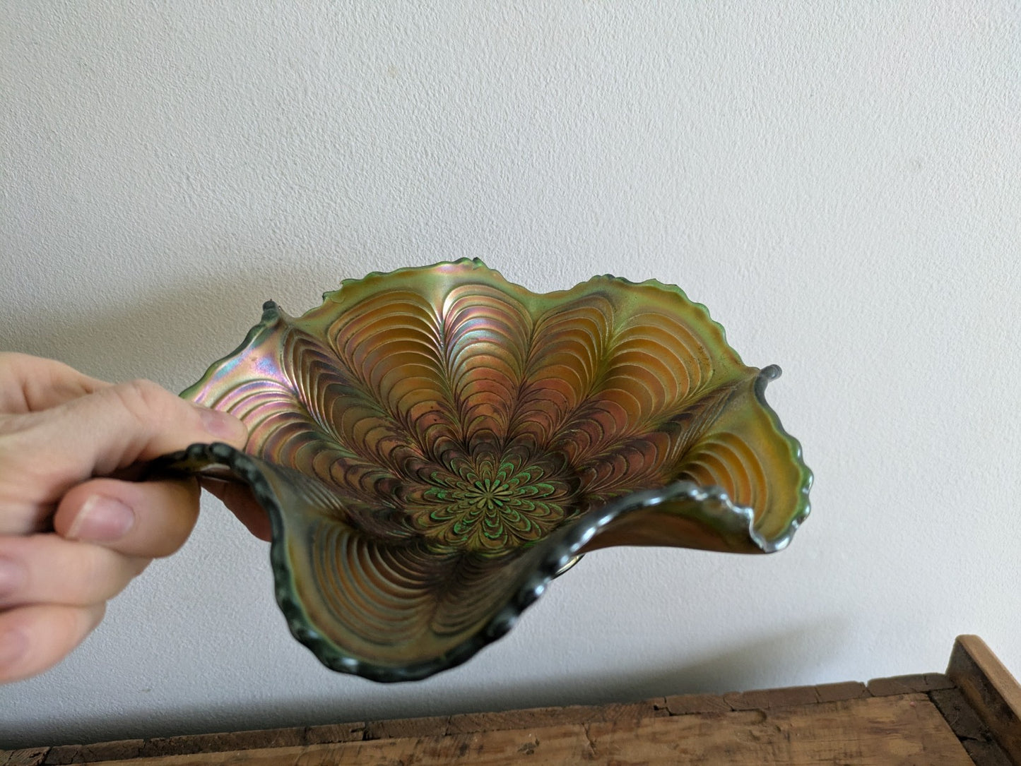 Fenton Green Carnival Glass Peacock Tail Bowl Ruffled Rim Pulled Feather VTG 