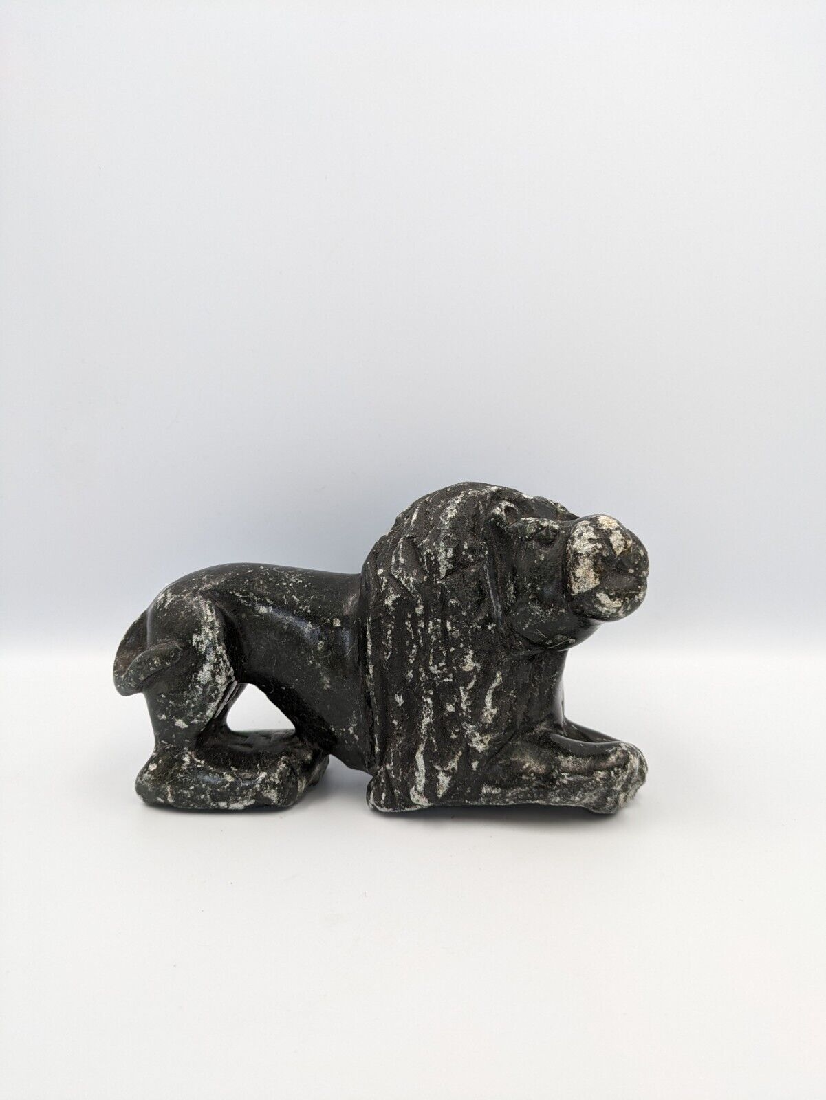 Carved Laying Down Lion Black Heavy Stone Figurine Statue Desk Paperweight Vtg