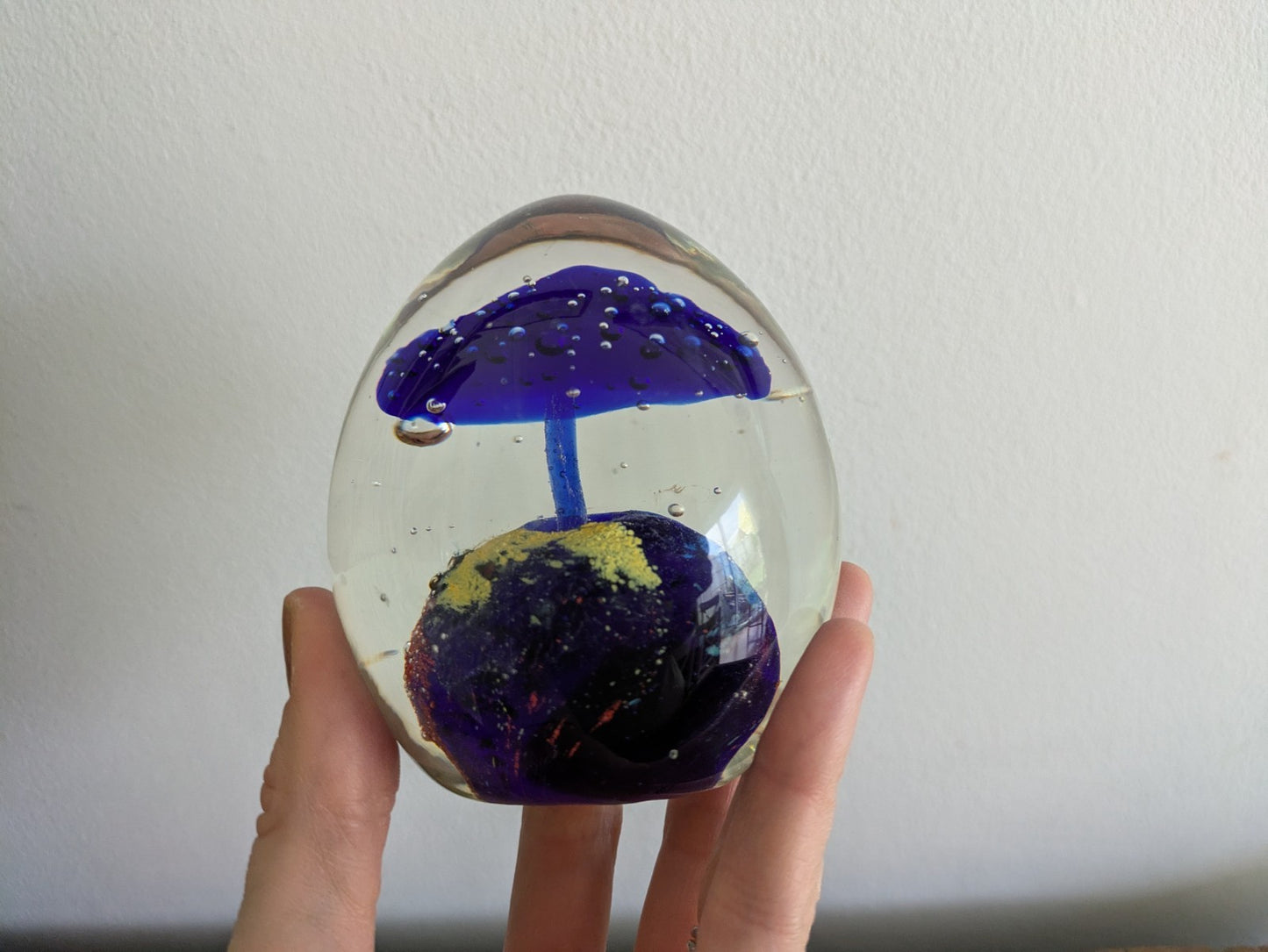 Dynasty Gallery Art Glass Paperweight Clear Blue Multi-Color Egg Shaped 9cm Tall