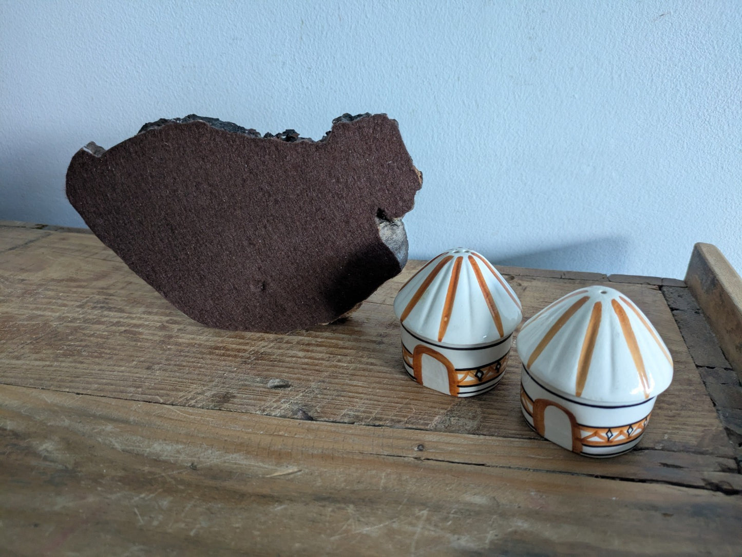 Tiki Hut Salt and Pepper Shakers & Wooden Holder Retro Tiki Bar Prop Live Wood