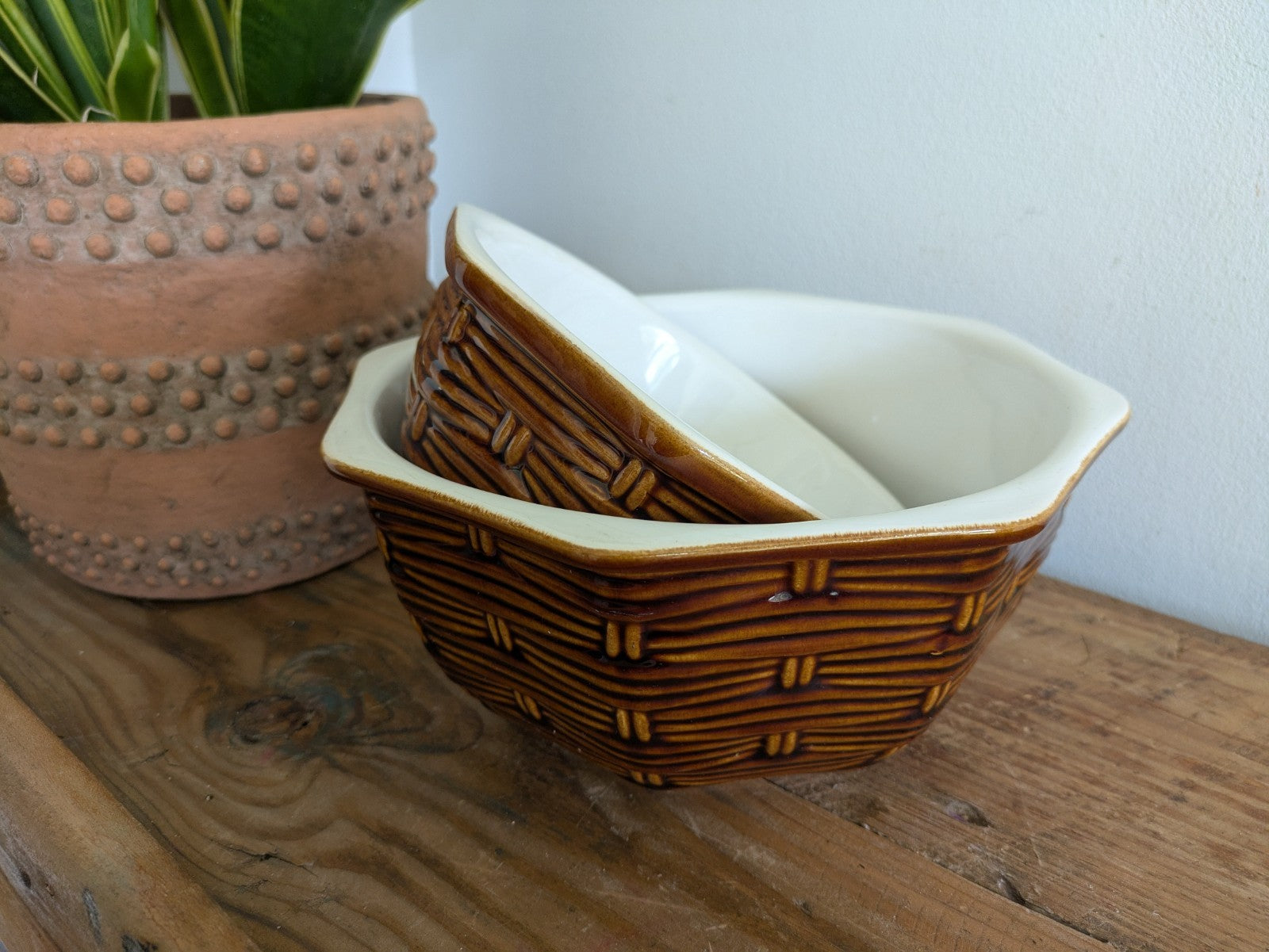 2x Caldas De Rainha 40s Brown Basket Weave Mixing Bowls Secla Portugal VTG Pair 