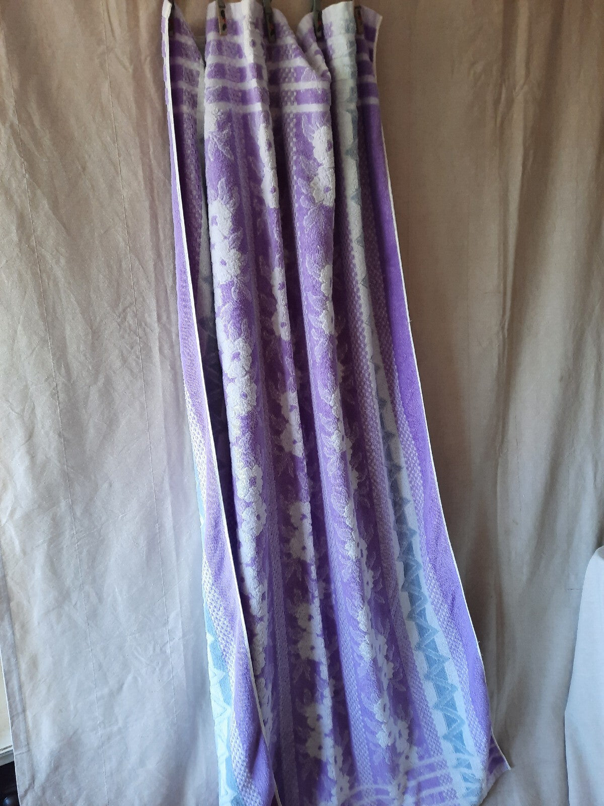 1 Vintage Towel Patterned Purple Retro Bath bathroom original prop old Spinney