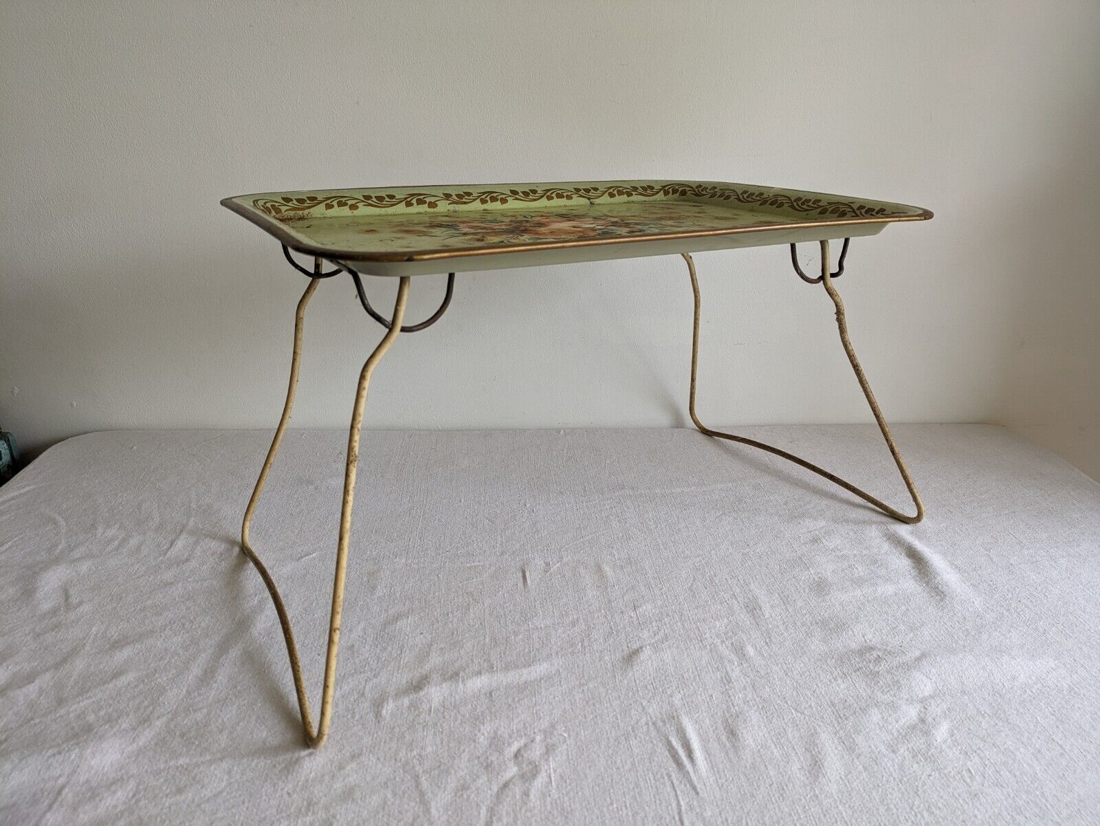 Vintage Retro Folding Lap Tray Breakfast Table Floral WORCESTERWARE Rustic Prop
