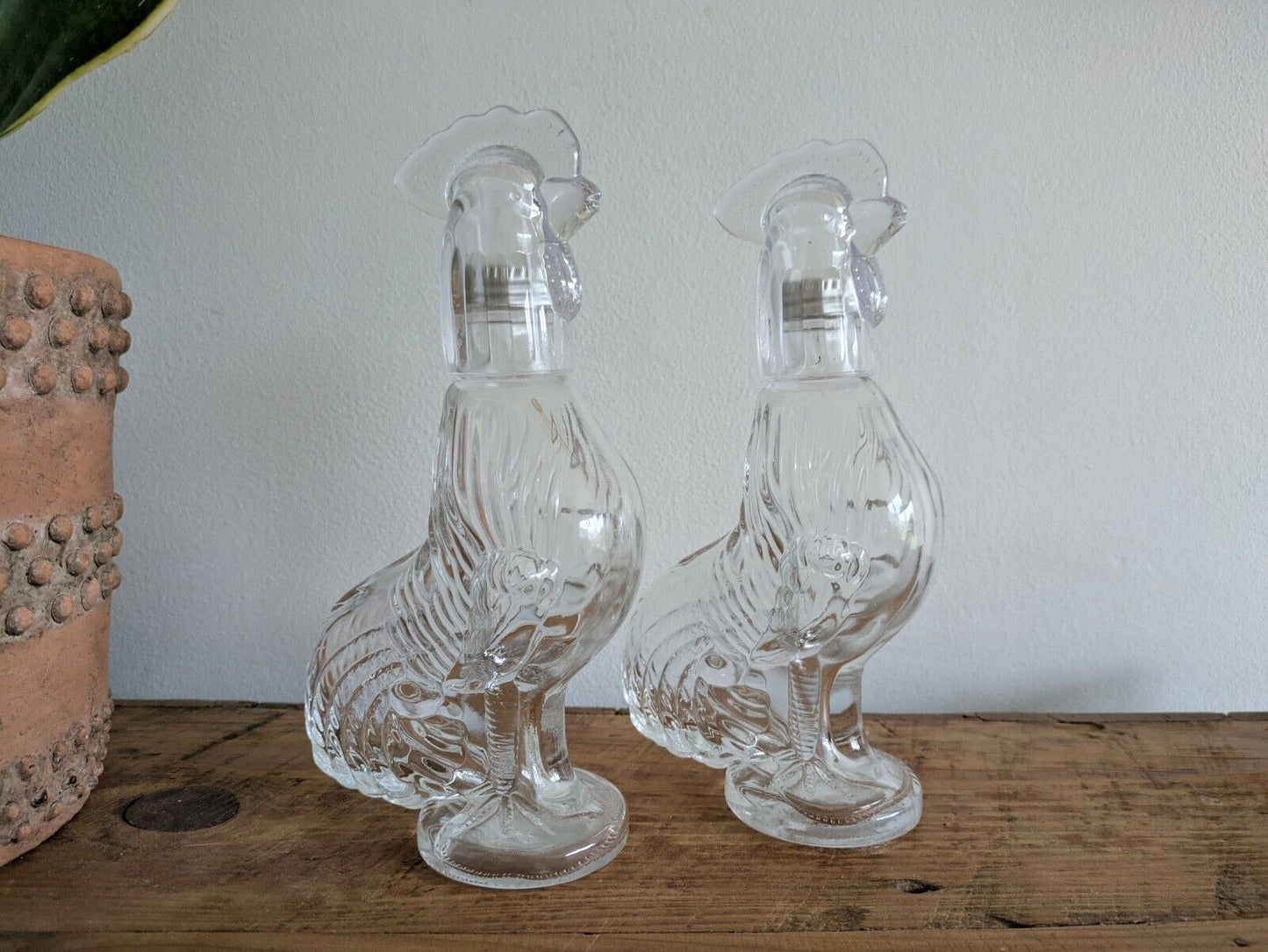 2x Vintage Style Clear Glass Rooster Chicken Decanter Farmhouse Gift Bar Mancave
