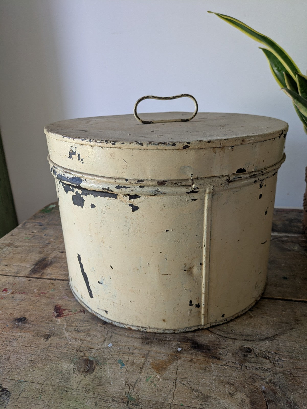 Antique Victorian Painted Metal Hatbox Chippy Shabby Chic Vintage Huge XL Round 