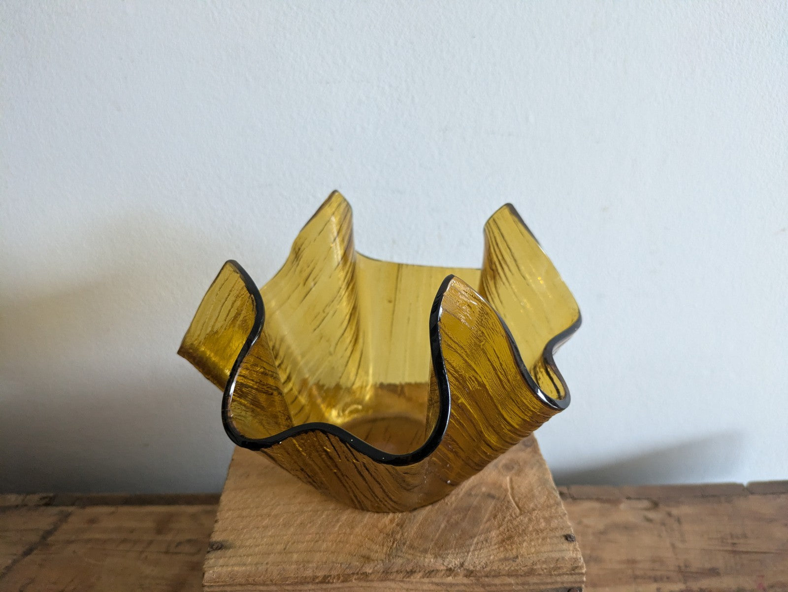 VINTAGE/RETRO CHANCE BROTHERS Large Handkerchief Vase Dish Bowl Prop Mid Century