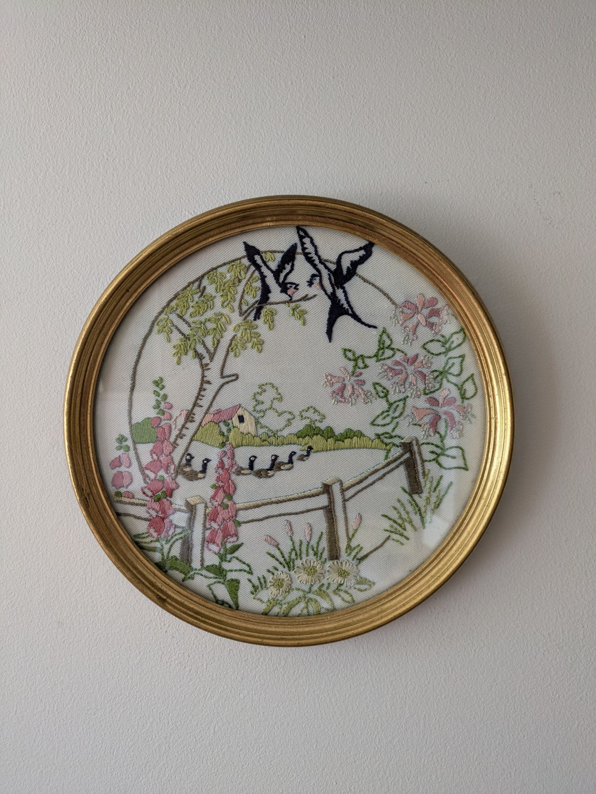 Vintage Geese Birds Embroidery Needle Stitch Glass Gold Tone Round Framed Vgc