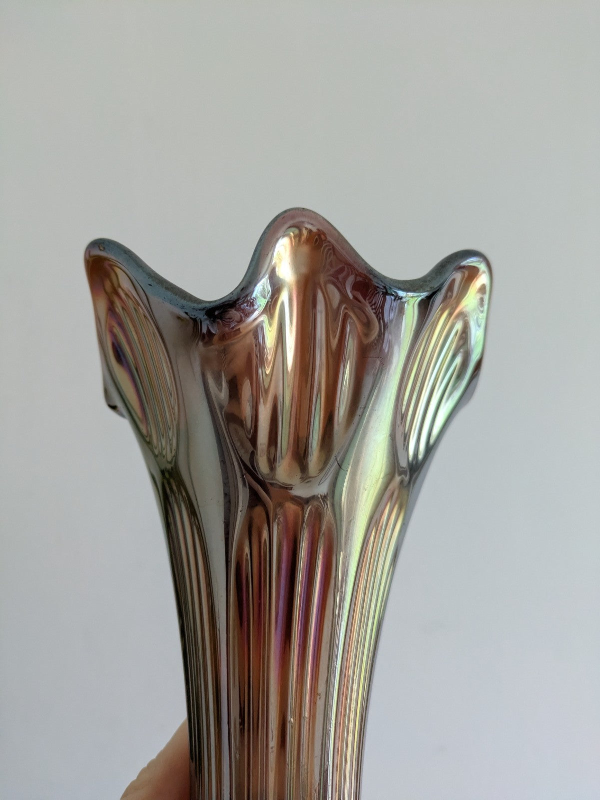 Vintage FENTON 27.7cm H Amethyst Iridescent GLASS Frilled Rim VASE Diamond Rib