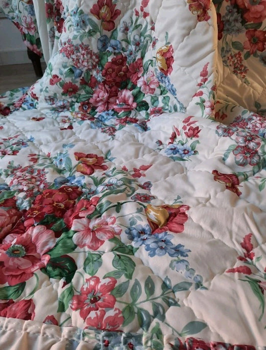 Vintage style DOUBLE floral rose QUILTED TOPPER bedding fabric chintz FRILL EDGE