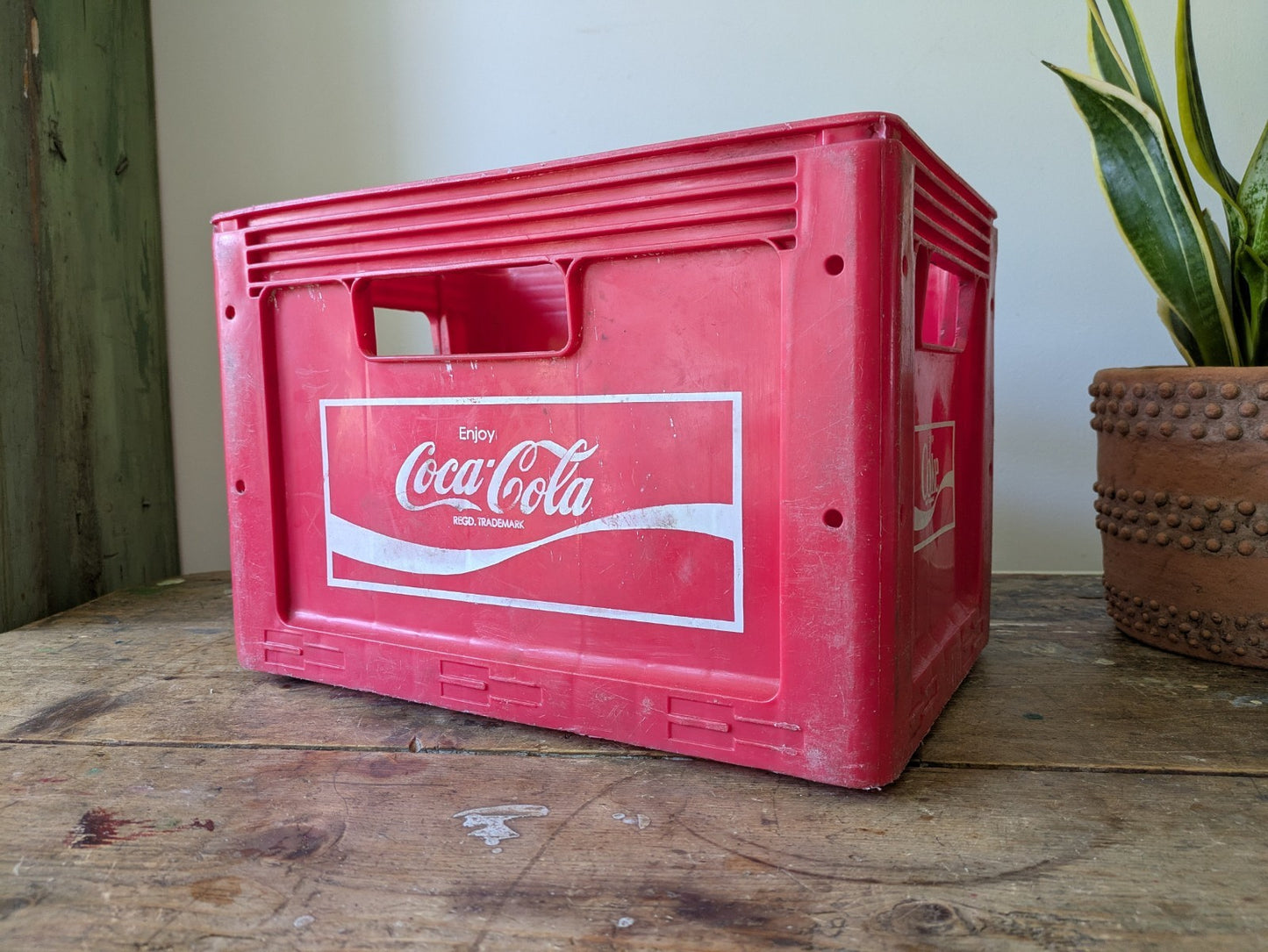 VINTAGE RED COCA - COLA CRATE FOR 20 BOTTLE CRATE DRINKS CARRIER ADVERTISING BOX