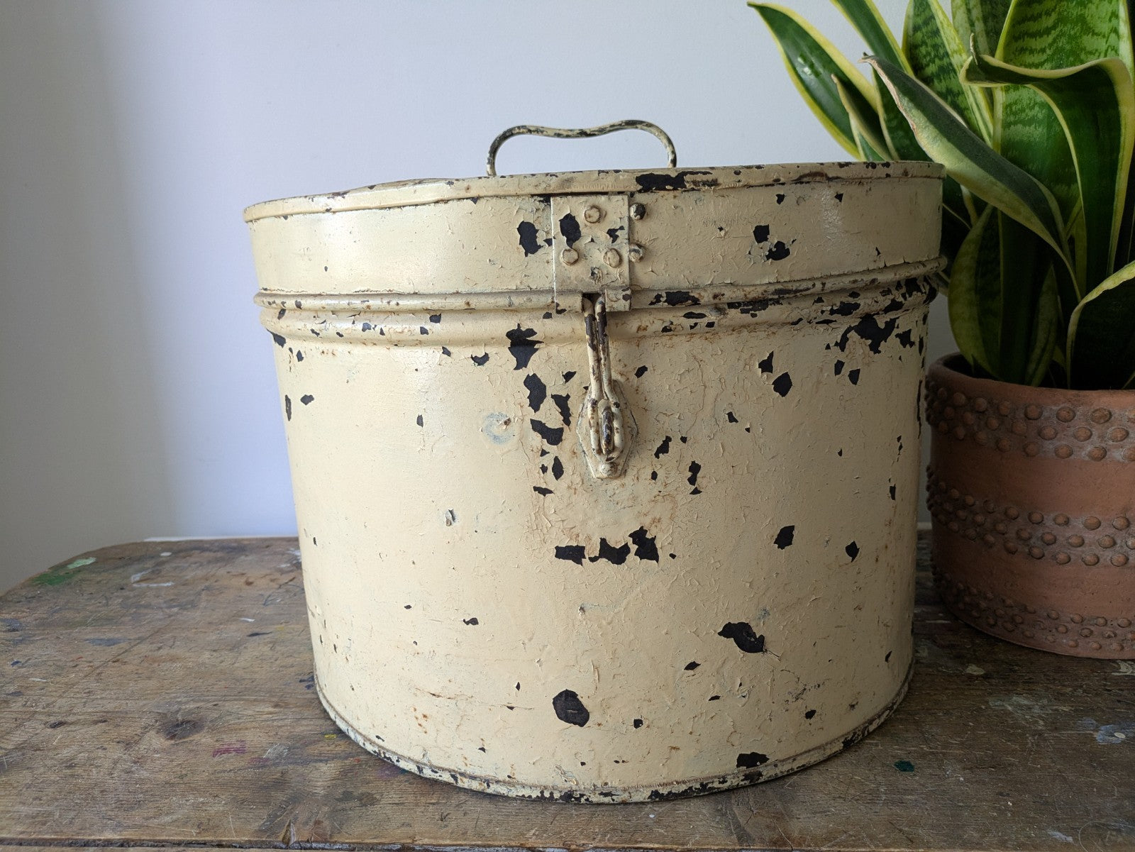 Antique Victorian Painted Metal Hatbox Chippy Shabby Chic Vintage Huge XL Round 